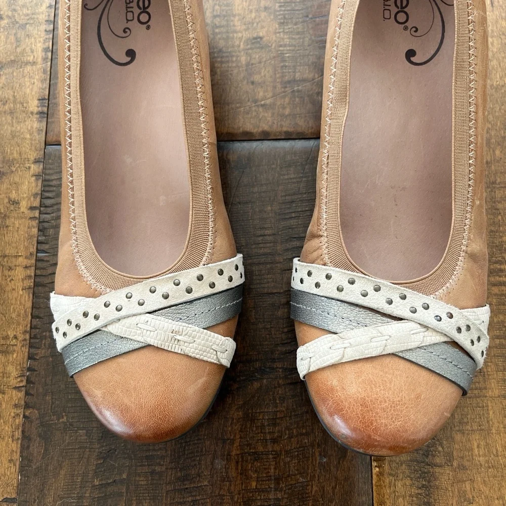 Abeo B.I.O. System Nellie brown leather pumps with round toes, low wedge heels